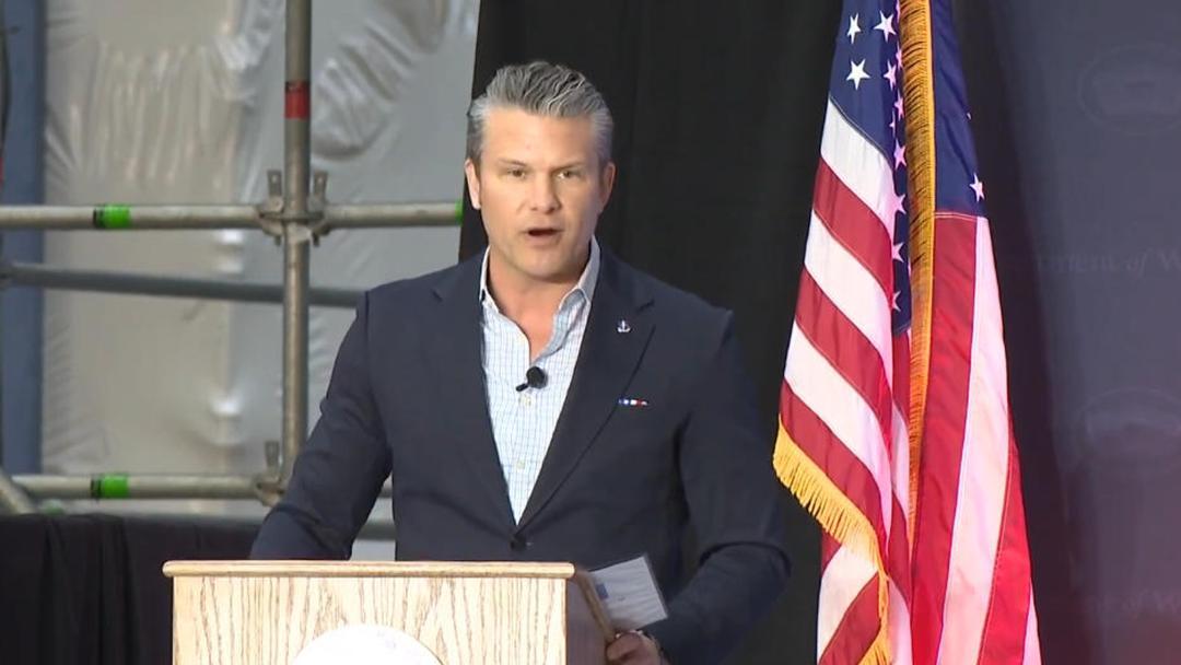 美军刚在委内瑞拉占了点便宜，防长立马飘得找不着北，一天内把全球骂了个遍，更扬言已