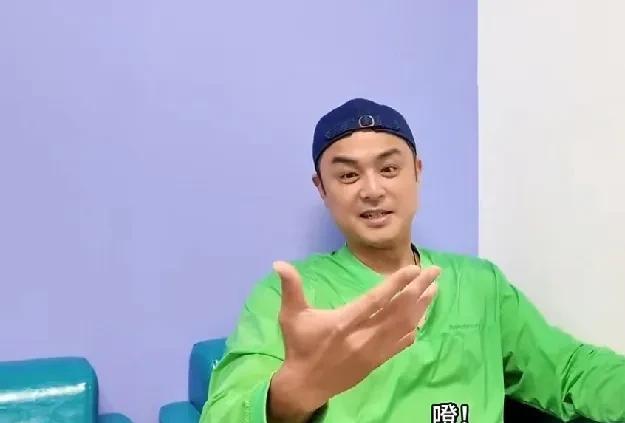明道：“我最近给朱孝天发消息，结果发现他把我微信删除了，我当时就笑了，因为我和他