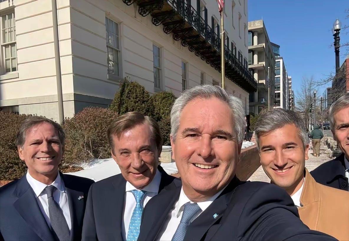 阿根廷公开喊话中国当地时间2月6日，阿根廷外长基尔诺在记者会上公开表示：和