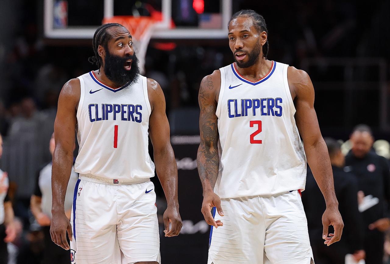 哈登：失误虽然多点，但瑕不掩瑜，依然哇塞，尤其下半场刚开始，助攻就是厉害。小卡