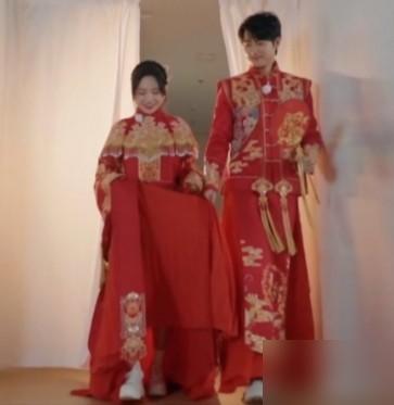 别傻了。孙丞潇给金莎压价婚纱，根本不是为了省钱。那是一场精心策划的、给全网看