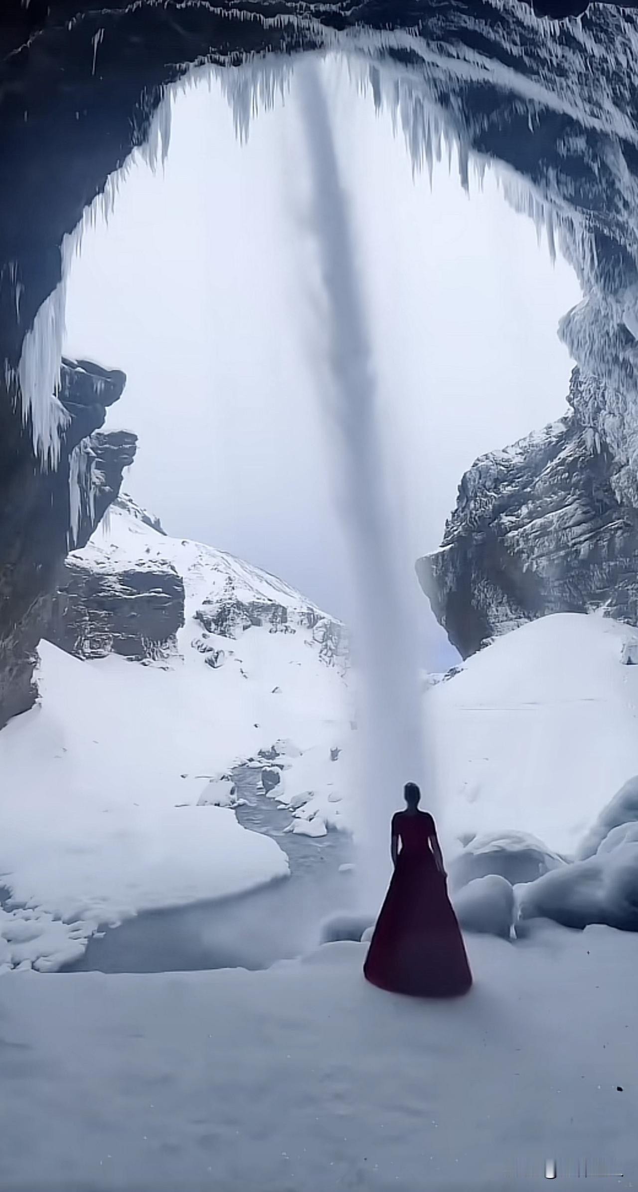 有人问：既然所有王朝的统治阶层都是聪明人，也都懂得实事求是，为什么却没有一个王朝