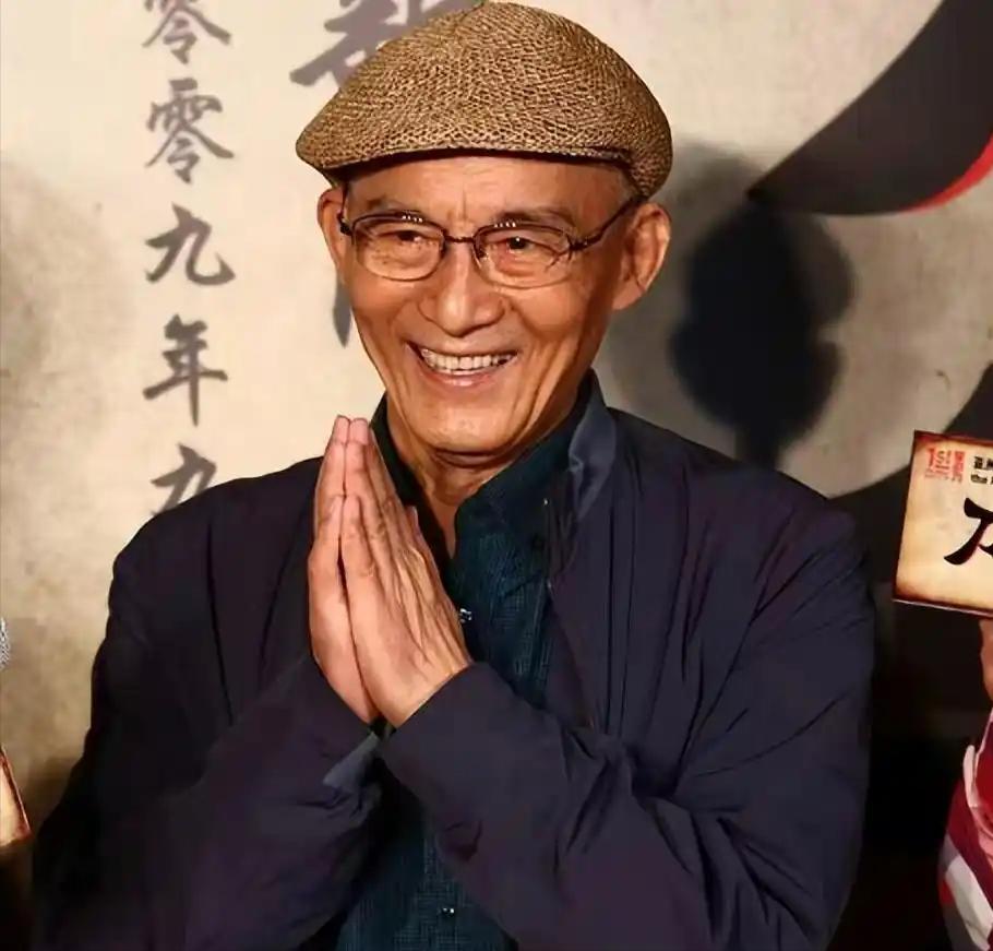 2006年，73岁的游本昌变卖房产，筹到近1000万，亲自出任制片人和总导演，摄