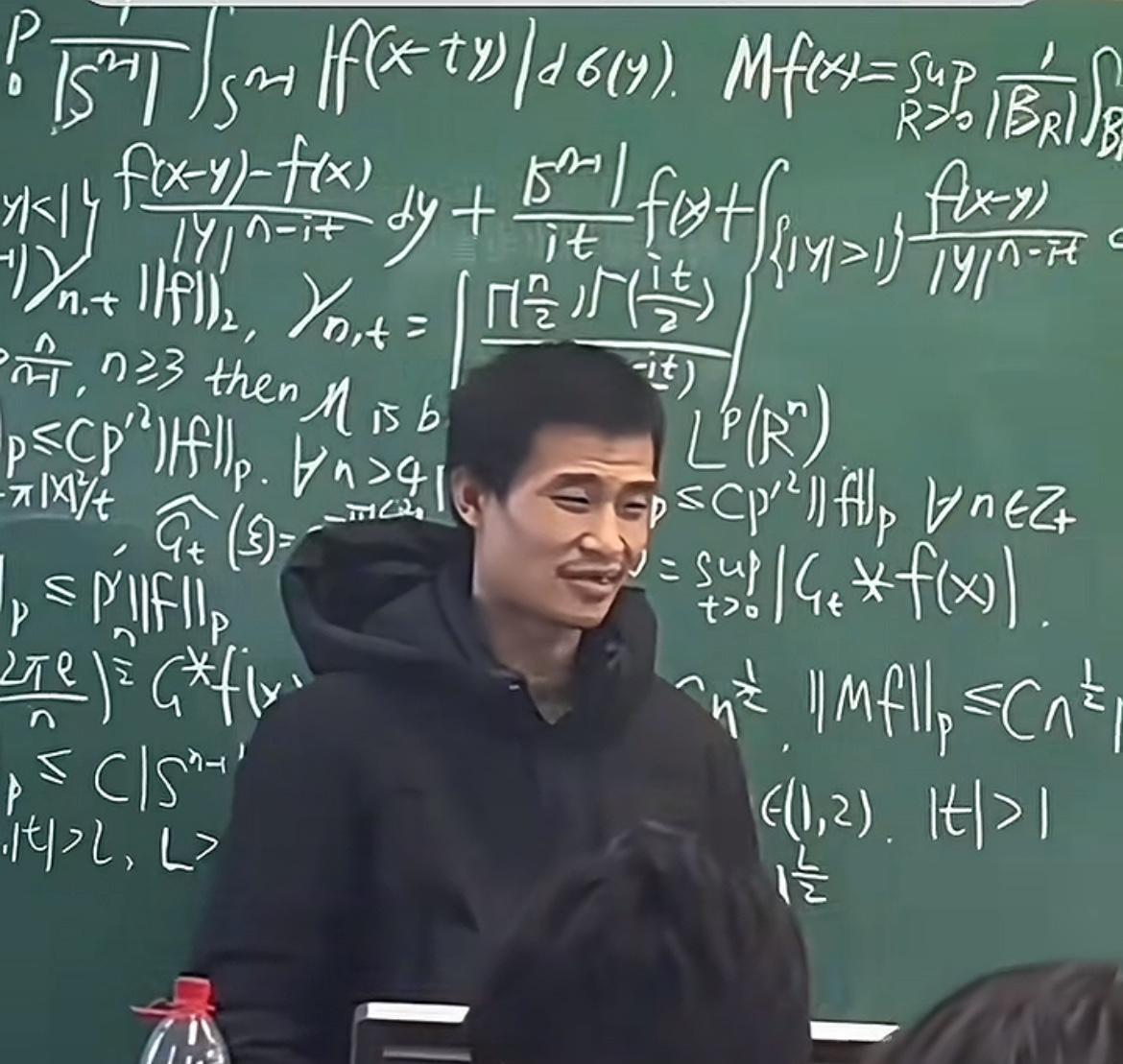 韦东奕的自理能力在科技界还不算最差！我国有两位科学家不能生活自理，陈景润是大家熟