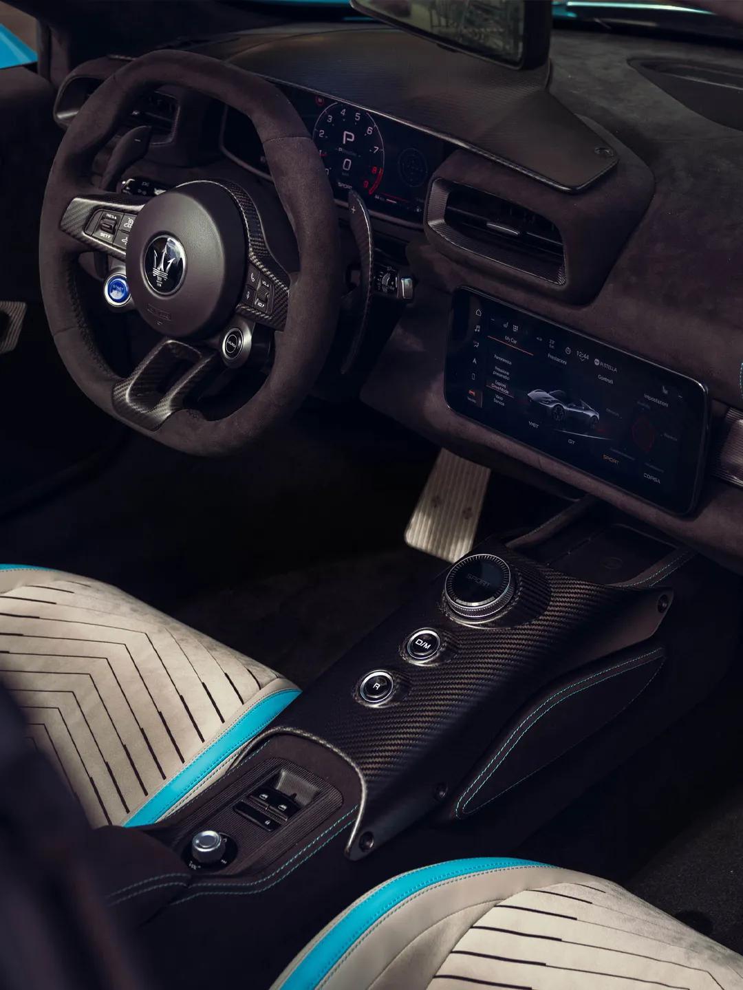 最近，意大利设计师LorenzoBianchi在摩德纳发布限量敞篷超跑“202