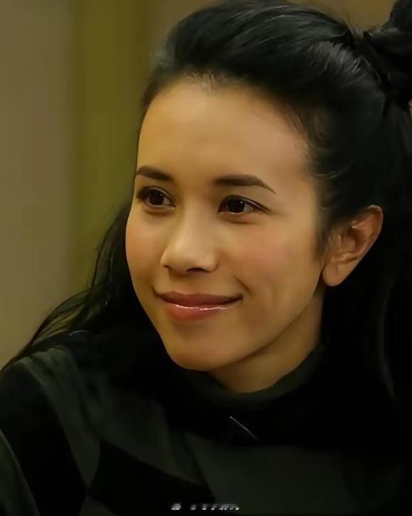 王晶导演曾说：什么时候你们觉得舒淇、莫文蔚漂亮，那就说明你们成熟了。说实话，舒淇