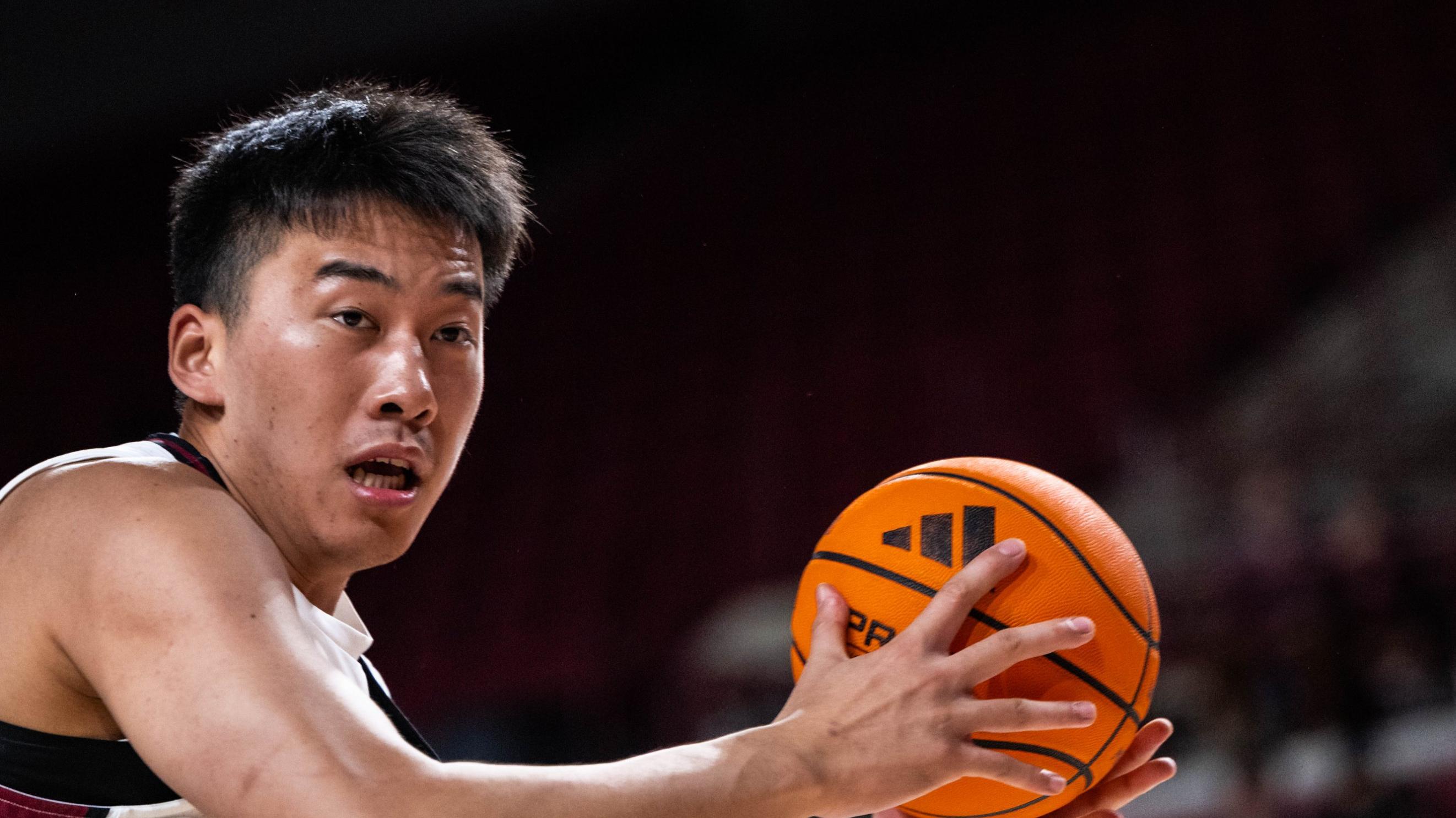 轰31+6！中国男篮21岁2米06新星回到NCAA大爆发：连打2+1霸气大吼了