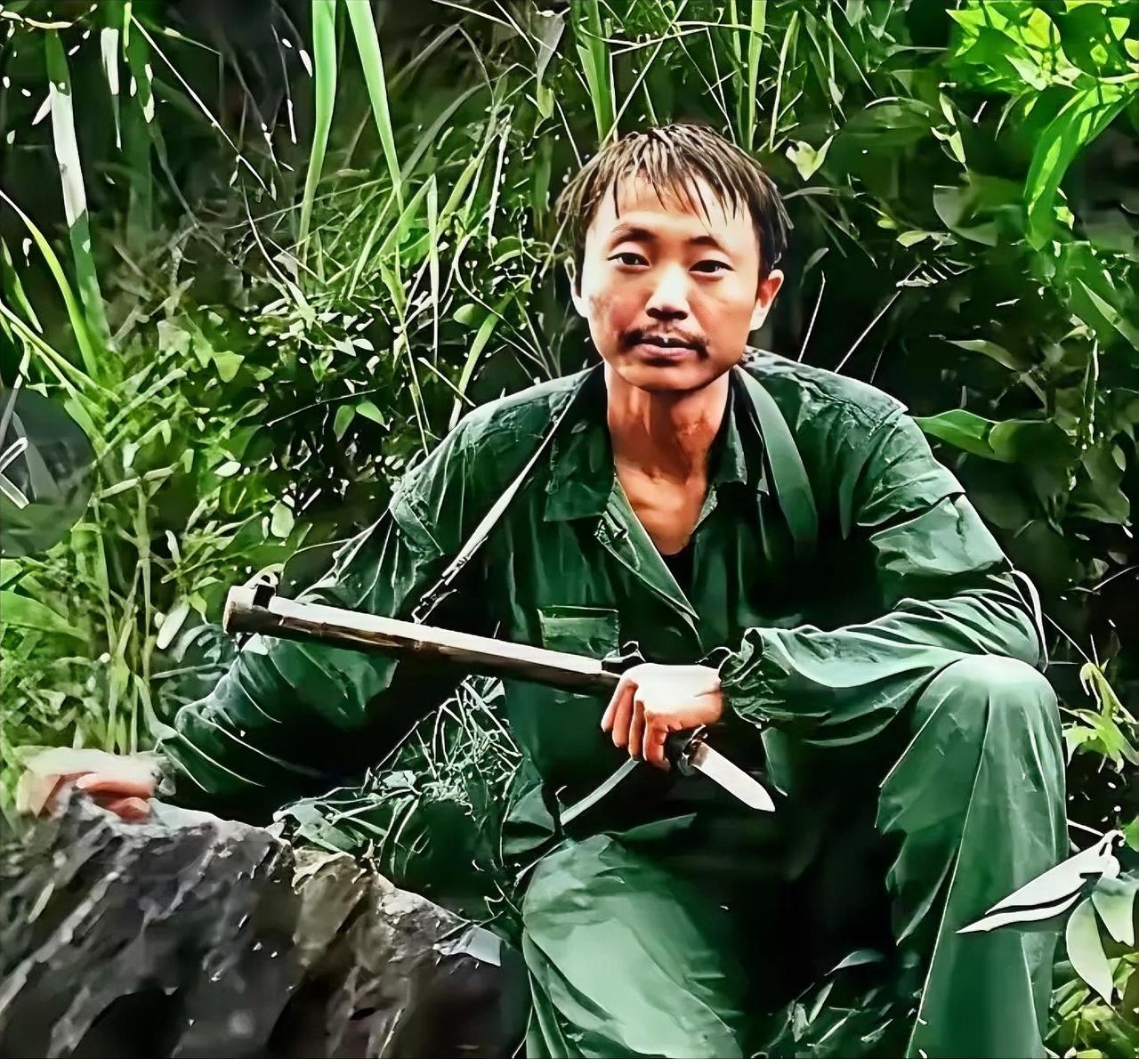 这人叫邵军青，本来是机关里画地图、算距离的参谋，一天兵都没带过。1987年，他主