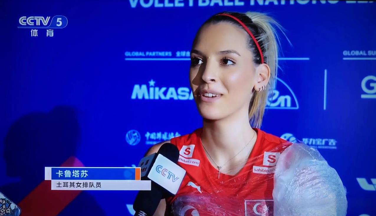 赵勇，临场指挥上的三大失误！昨晚，年轻的中国女排以2：3惜败土耳其女
