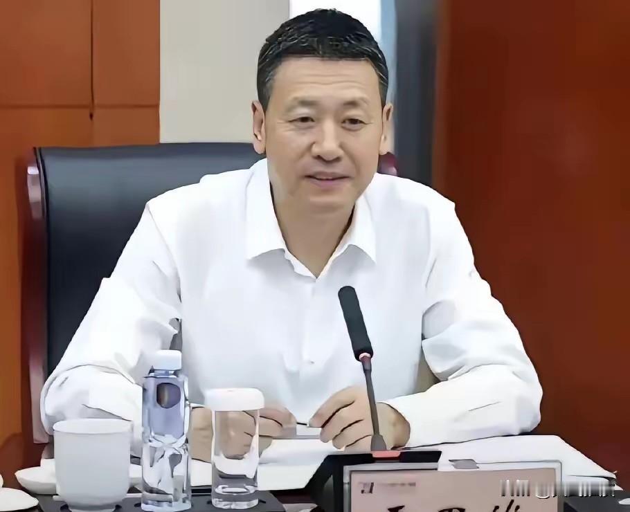 两会后落马第一虎雷思维。雷思维马上就60岁了，本以为熬到退休就能平安无事，结