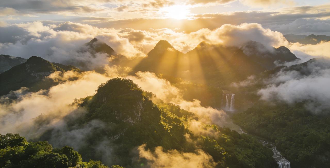 下列六张仙境美景图片供欣赏：图1云雾缭绕的仙境图片云海翻涌漫青山，云雾缠