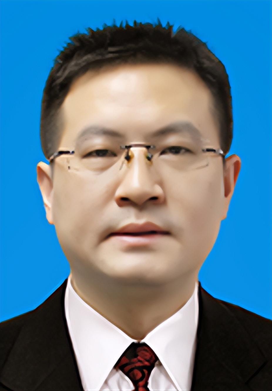 王赵春今被免黄山市副市长，曾长期任职财政系统和安庆市今天，黄山市第8届人大会