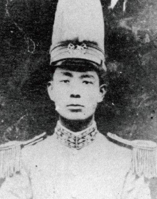郭坚（1889~1921），字方刚，陕西蒲城县人，是一位中国民主革命家和军事人物
