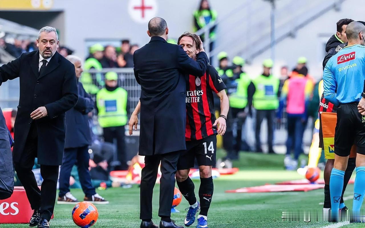 莫德里奇是米兰的另一位教练！AC米兰门将教练克劳迪奥·菲利皮接受采访表示阿莱格里