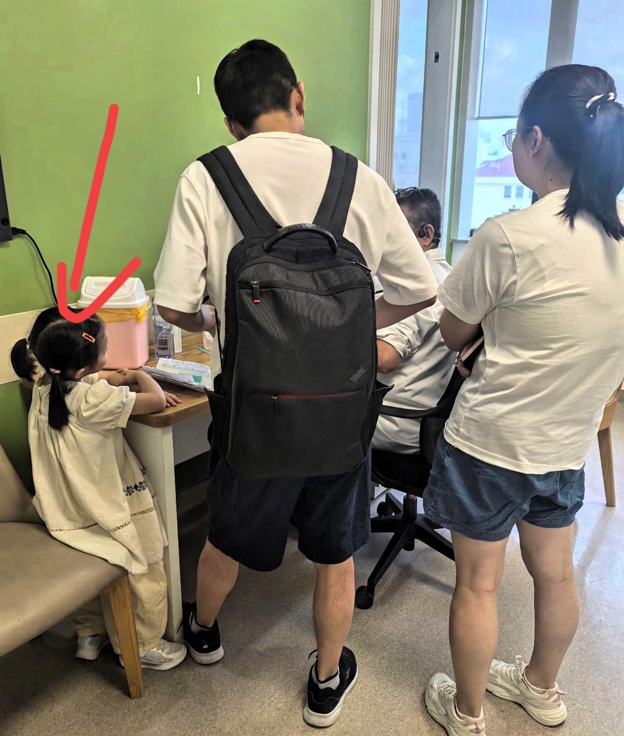 天水铅中毒事件里，这位工程师爸爸的做法太让人佩服了。孩子查出铅中毒后，他