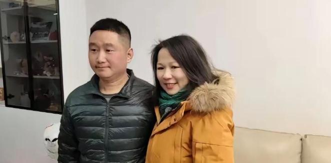 2026年春节前夕，北京一女子搭车去河南找从未见过的男子，碰头后，姑娘扑过去搂住