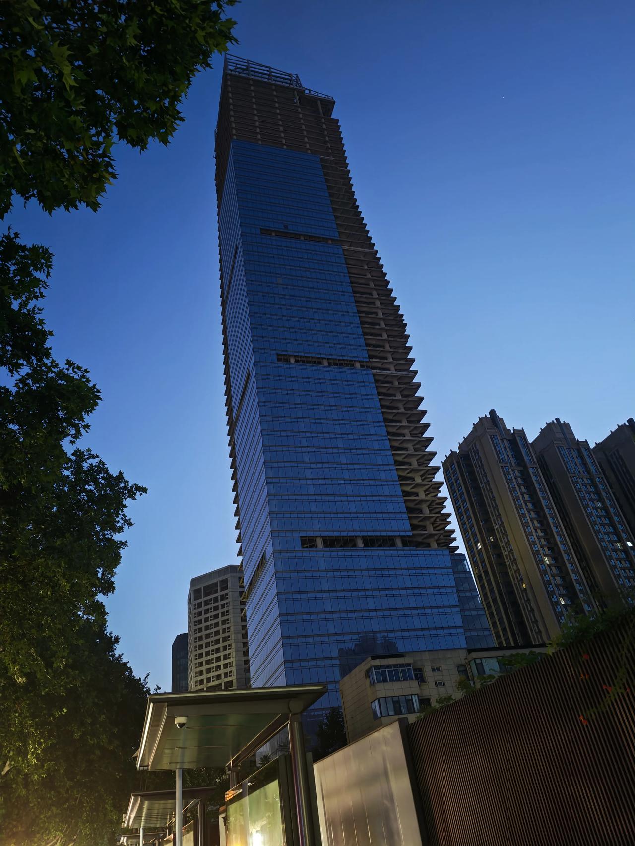 西安城北第一高楼，什么时候建成投用。今天骑行西安北站，看到一栋很高的楼，应该是