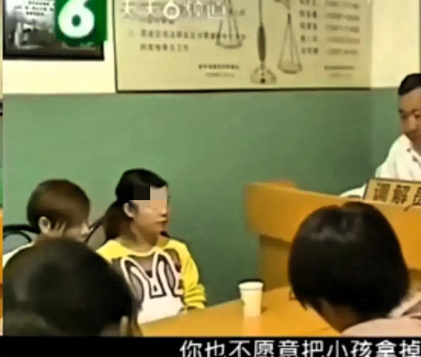 浙江杭州，一女子未婚先孕，怀胎8月后，不得不见未来婆婆，没想到，未来婆婆得知女子