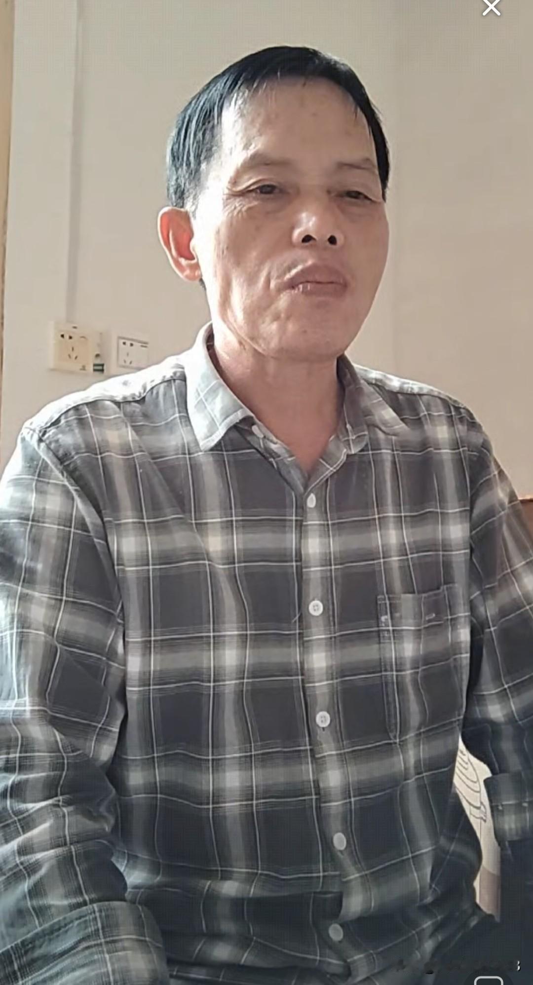 真的太欣慰了,梁志辉主动和爸爸妈妈打电话,并且通视频。一打开视频就叫了爸爸妈妈。