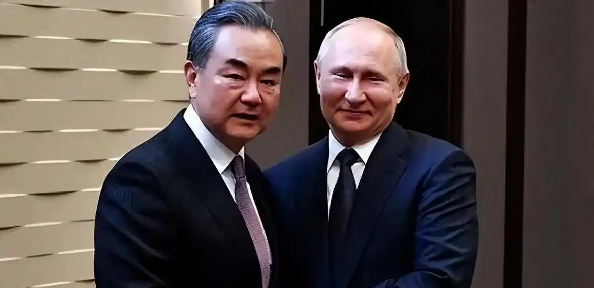 中国和俄罗斯要保持距离天呐！我简直不敢相信我的眼睛！难道