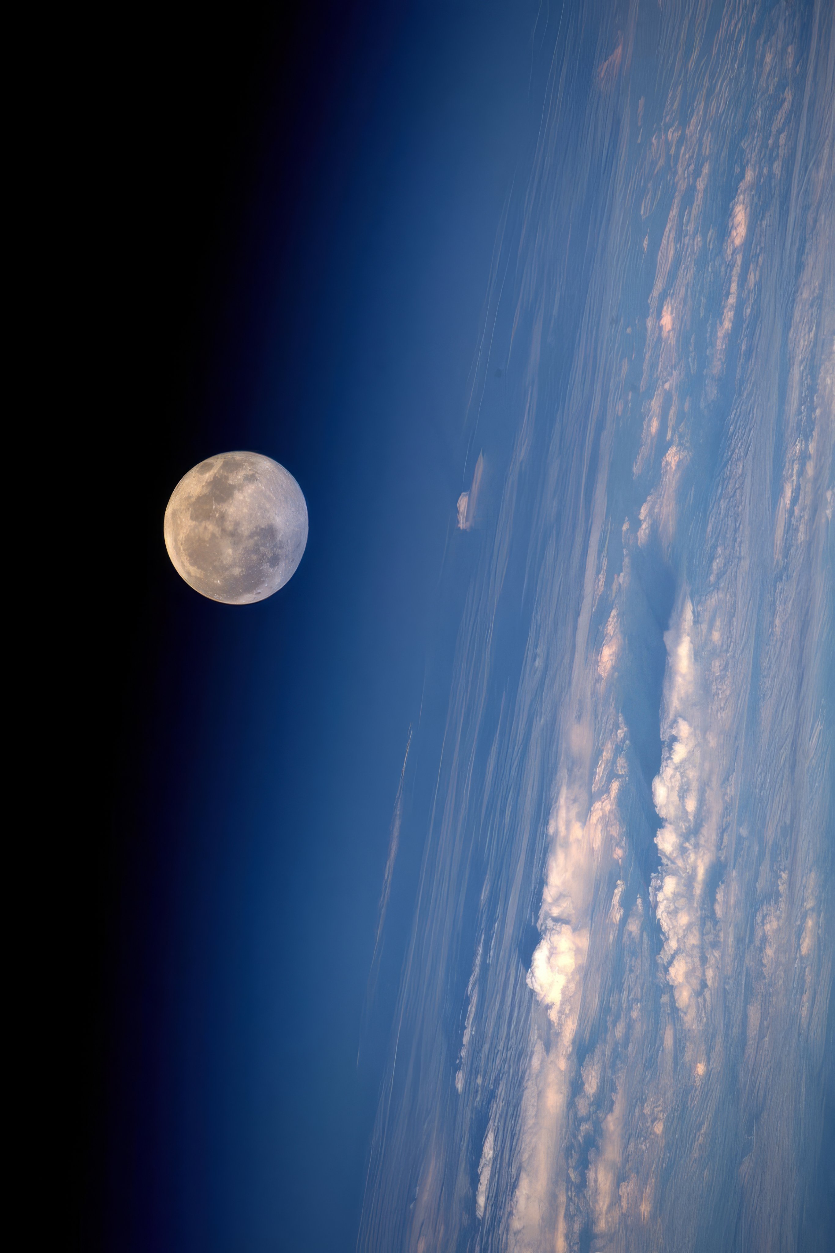 从太空看到的满月​​​