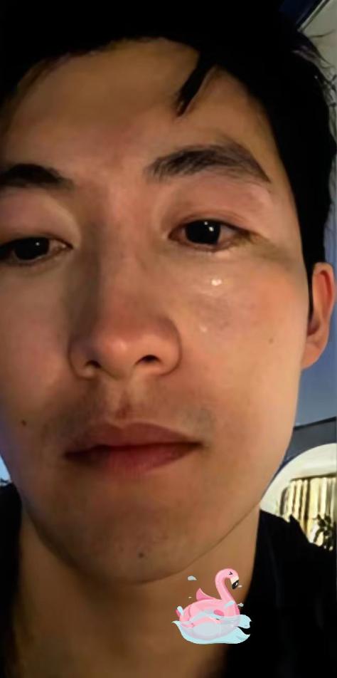 昨天看到大连这事儿，心里真不是滋味。男人揣着4万块血汗钱回家，那是他一年每天干