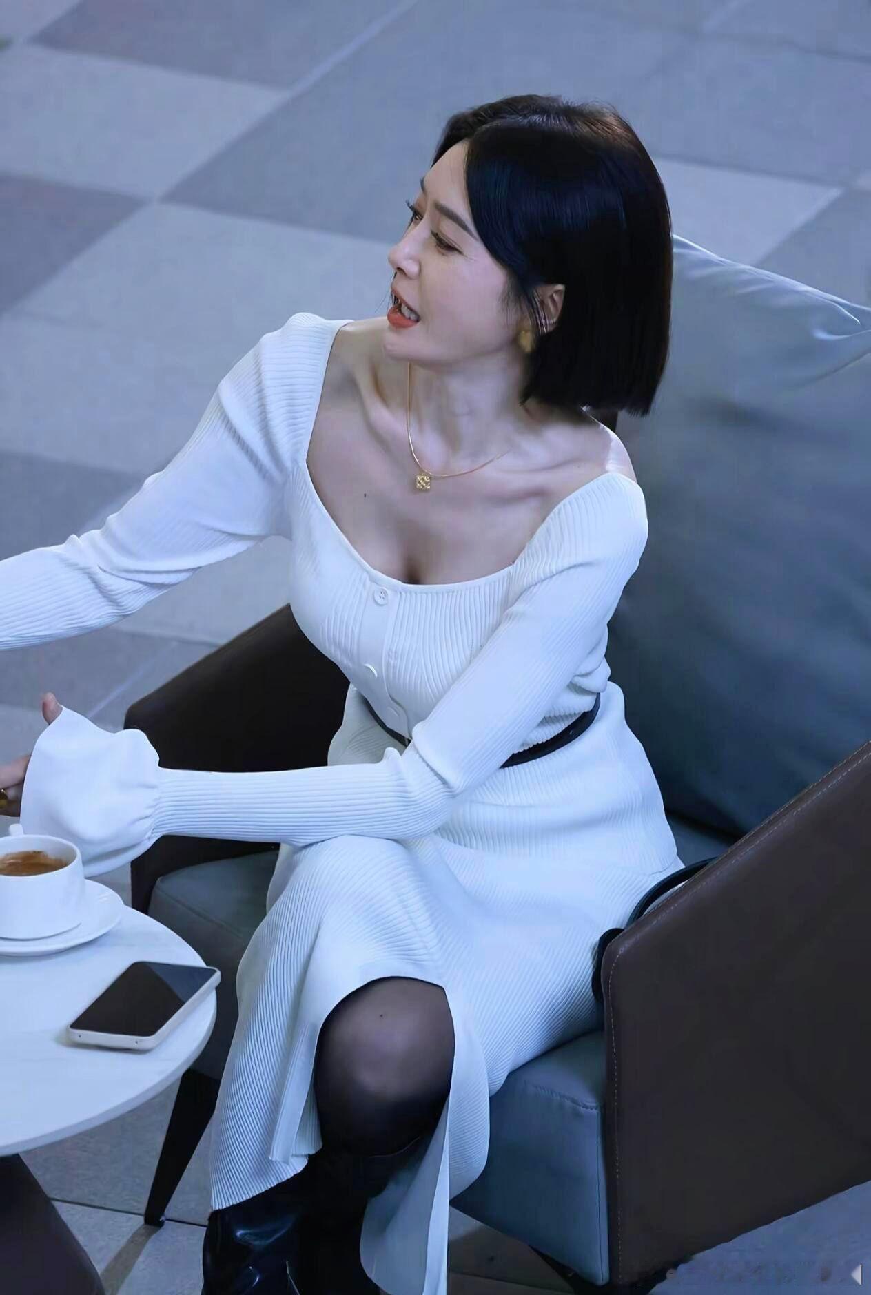 秦岚，老A8纵享丝滑秦岚​​​
