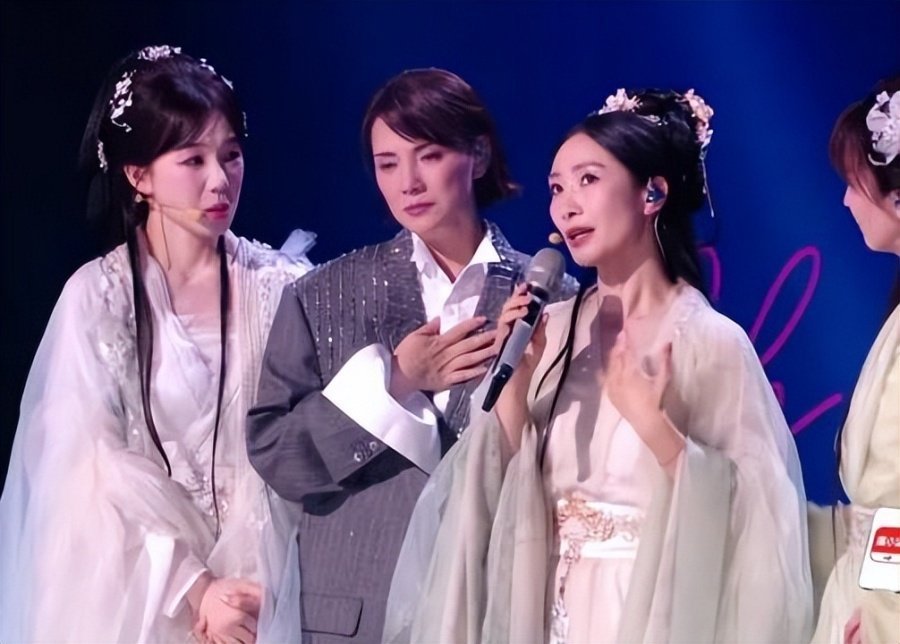 陶昕然，体面人！赢了团战却被淘汰，有网友让她开直播撕节目组，她的回复太有格局了！