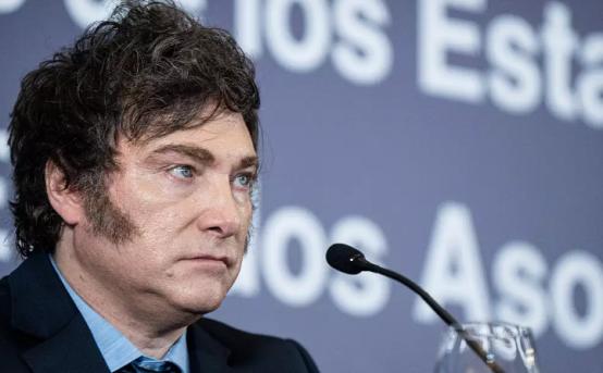 阿根廷大逆袭！米莱执政两年，阿根廷的年化通胀率已经从当初恐怖的211%暴跌到了3