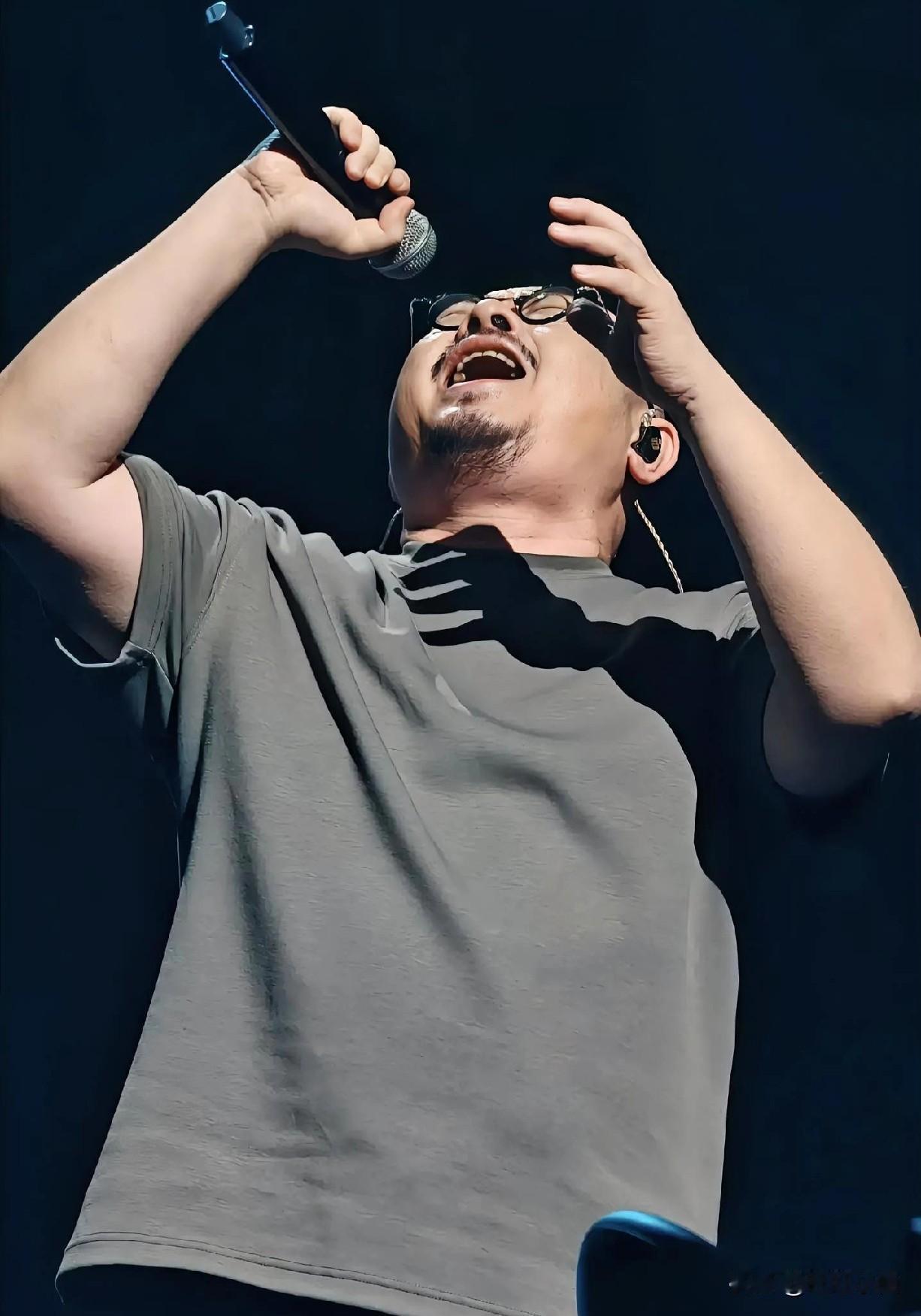 做人不能太高调，我看过刀哥的演唱会，你们看过吗？天山回声落，星河共此声！新疆