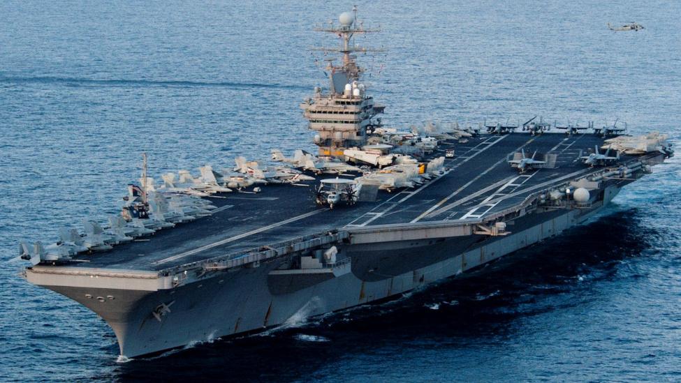 美国一艘航母的动向，让整个中东的神经都绷紧了。“林肯号”航母打击群开进了中东水域