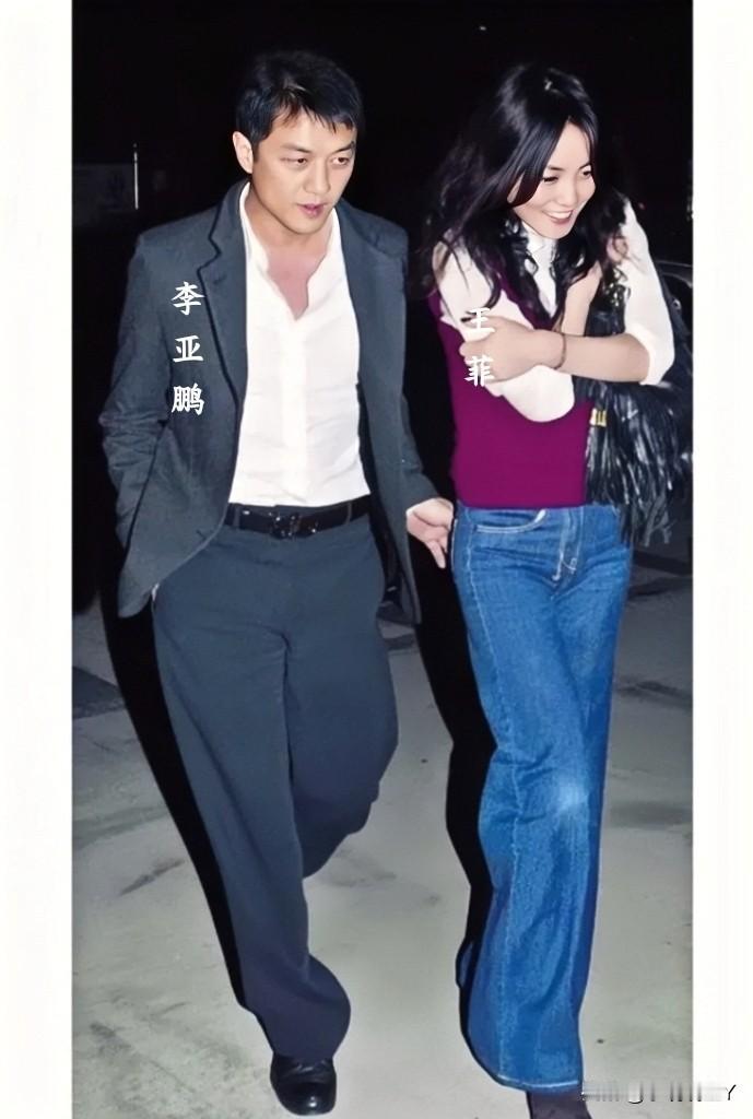 2007年，王菲与丈夫李亚鹏在苏州，留下的幸福瞬间，王菲当时38岁，李亚鹏36岁