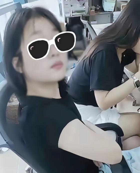 5月24日杭州一名女白领吃完外卖后，反手投诉没收到餐想白嫖，骑手上门对质时，公