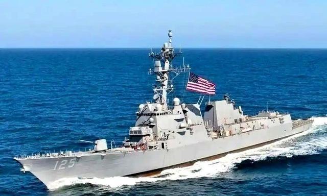 最扎心的一幕，就是委内瑞拉的军舰，护送着自家的油轮，送到公海的边界线，然后……调