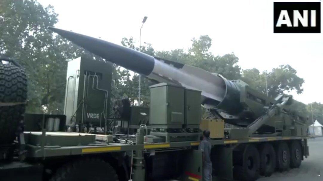 速度8马赫、可“打水漂”机动，印度公布其自研的首款高超弹性能！随着印度第77届共