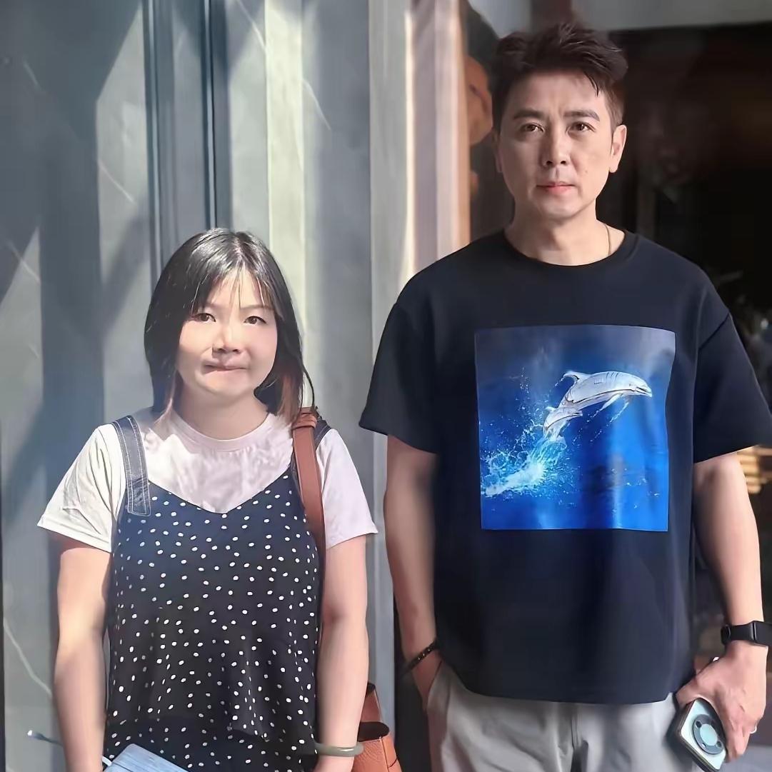 我去扒了一下保剑锋，扒完才恍然大悟，我突然明白了黄慧颐为什么忍了那么多年才开