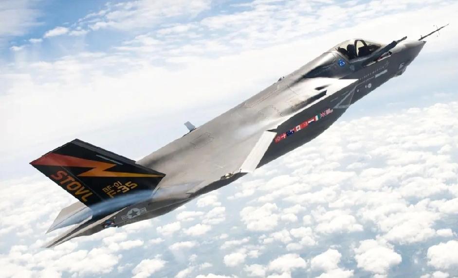 被外界吹的牛哄哄的美国F35战斗机，这次彻底被曝光了，在迪拜的航空展上，除了印度