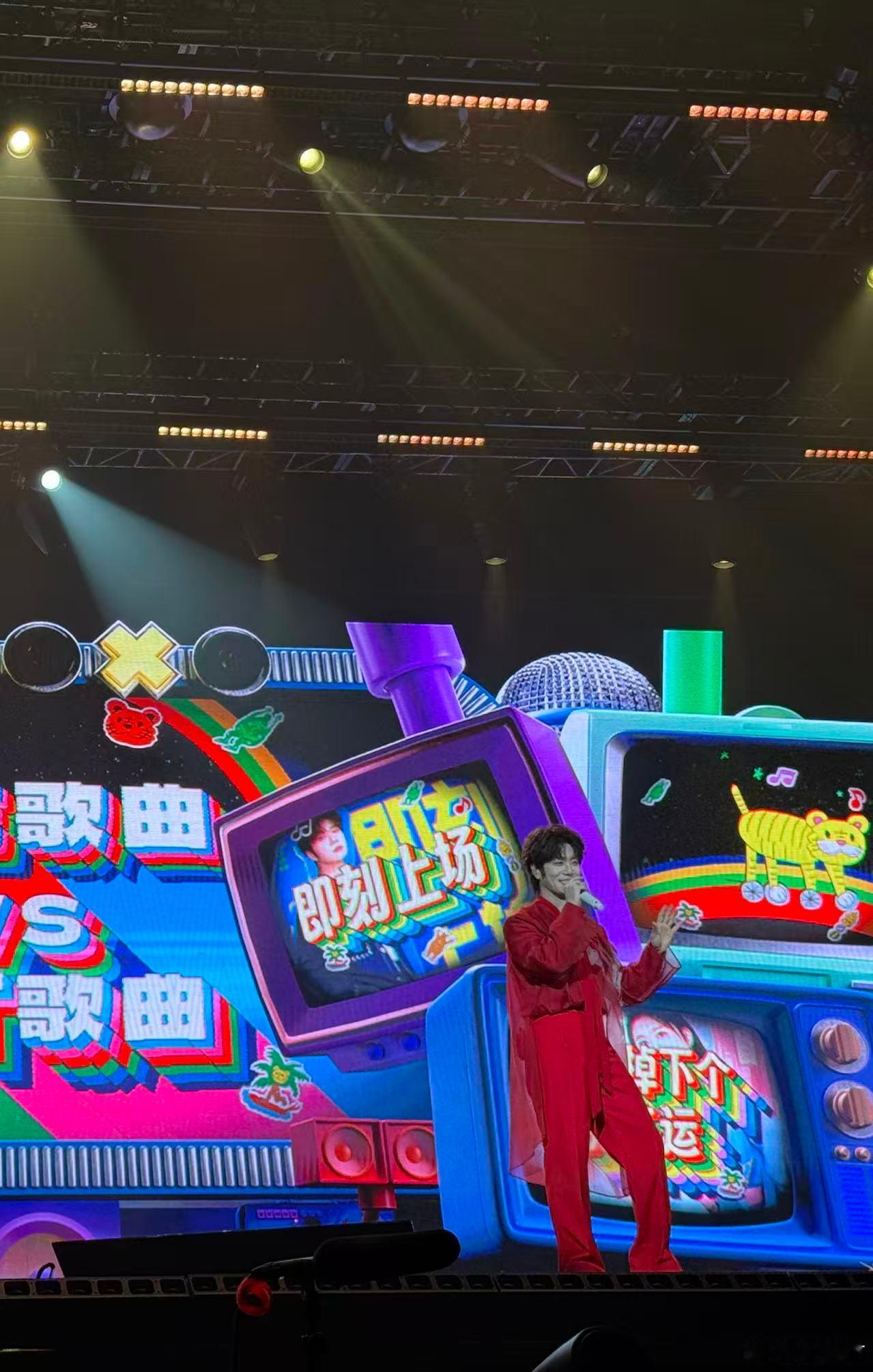 陆虎演唱会宣传即刻上场狙击蝴蝶哇塞！陆虎演唱会现场也太燃啦！陈妍希、刘海宽、黄