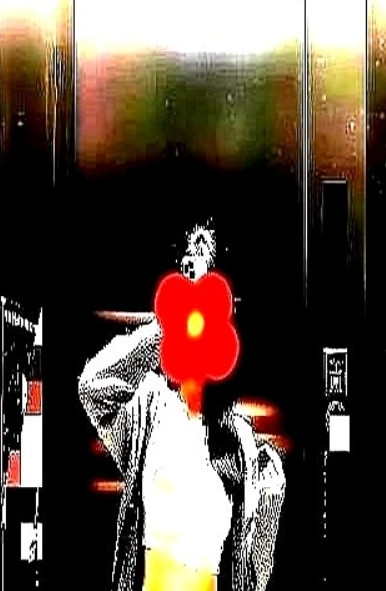 泪奔，姐弟俩因吵架三年不来往，姐姐儿子结婚没钱，弟弟得知后，厚着脸皮拿着礼物去姐