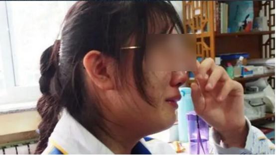 2013年，福建一女生高考志愿落榜，成绩只有364分，但女孩却坚称自己考了586