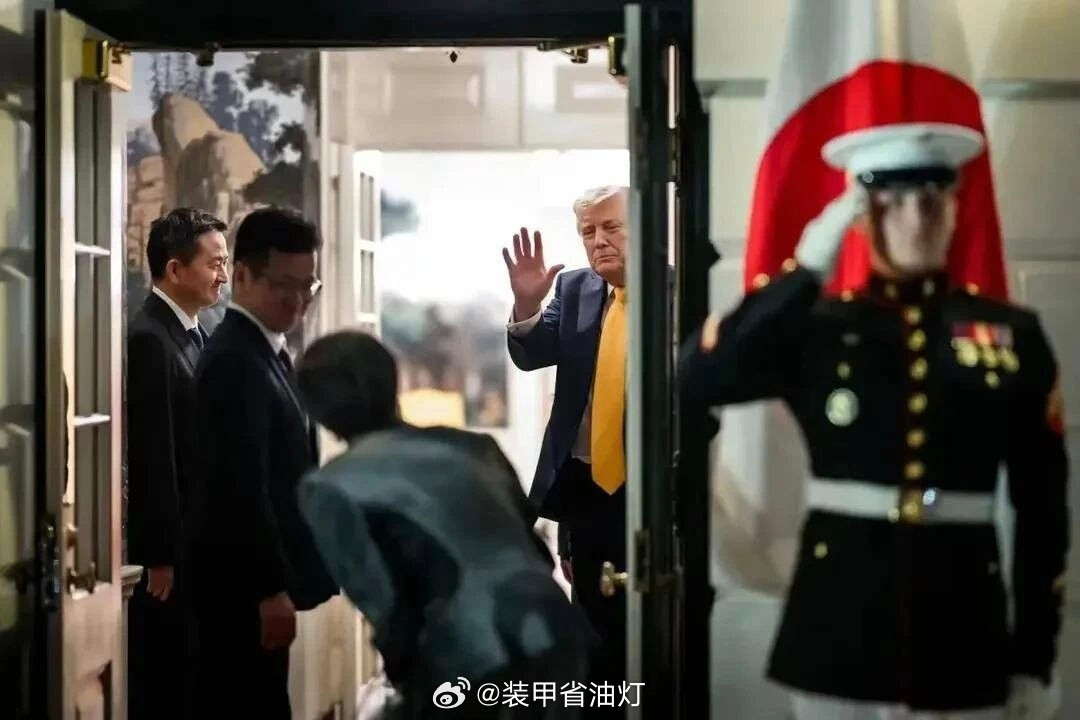 33年前的高市早苗原来就已经这样了。高市早苗左边这张黑白照片，是高市早苗199