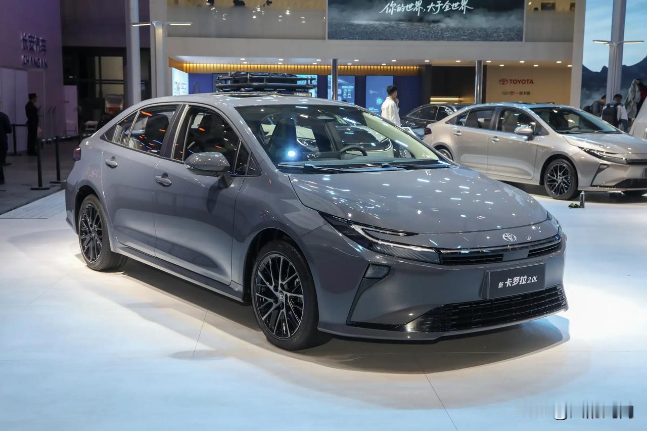 2025年燃油车销量排行榜，新鲜出炉：第1名：日产轩逸第2名：大众朗逸第3