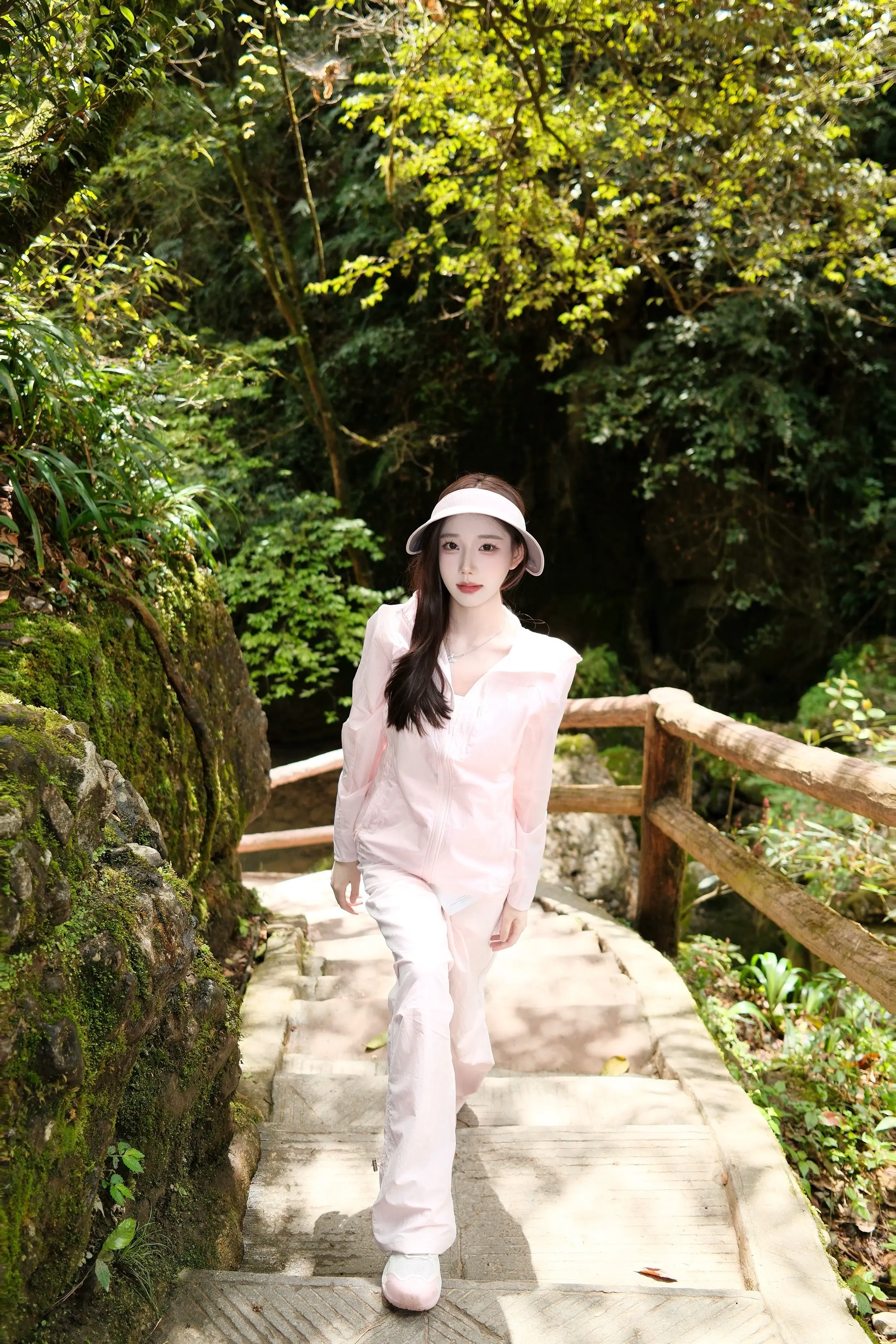 累到不想上班 穷到无法辞职 又年轻到无法退休 在这样的日子里还要挣扎着减肥