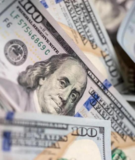 全世界现在都在赌中国和美国到底谁先扛不住。目前的状况是中国有货，美国有钱，但美国