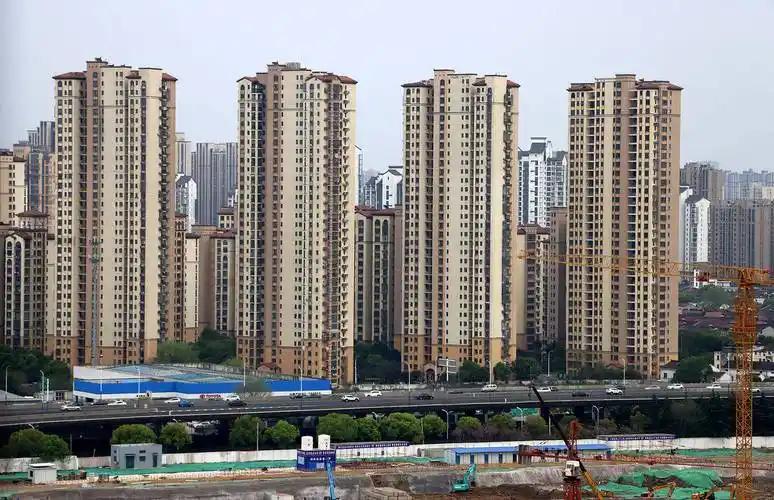 楼市“小阳春”对经济影响复杂。2026年3月，核心城市如北京、上海、深圳等地二手