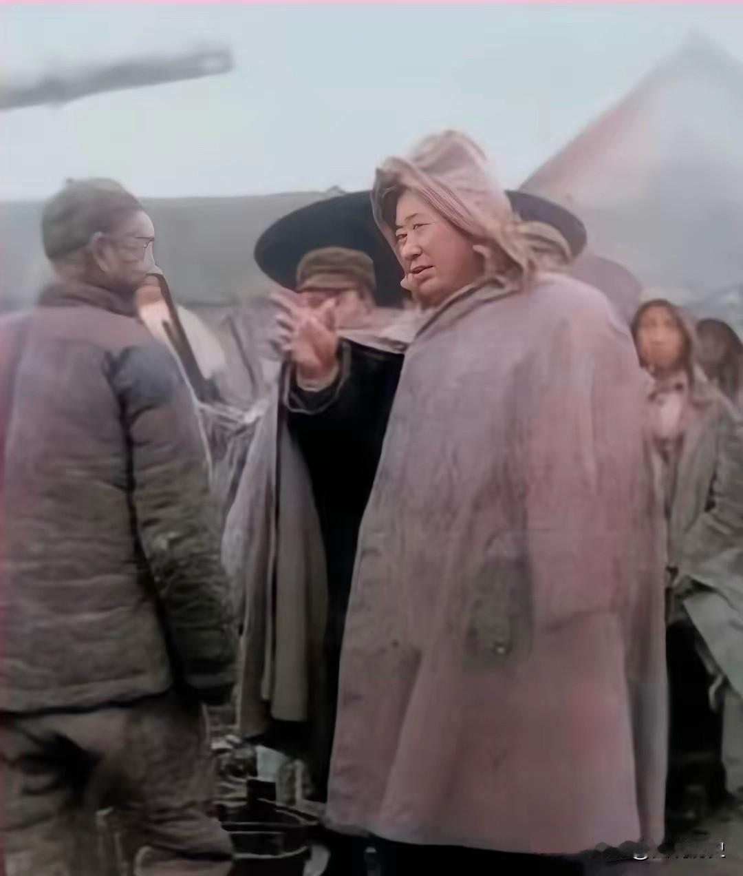 首任水利部长1951年初春，中国的首任水利部长，冒着严寒大雨，视察淮河水利工