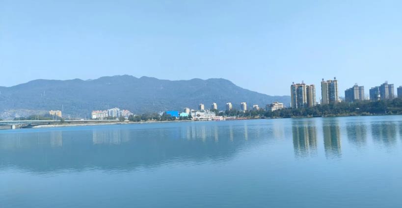 老公的奶奶90了，在四个儿子家轮流住。今年轮到我们家，婆婆一直不情愿，因为奶奶没