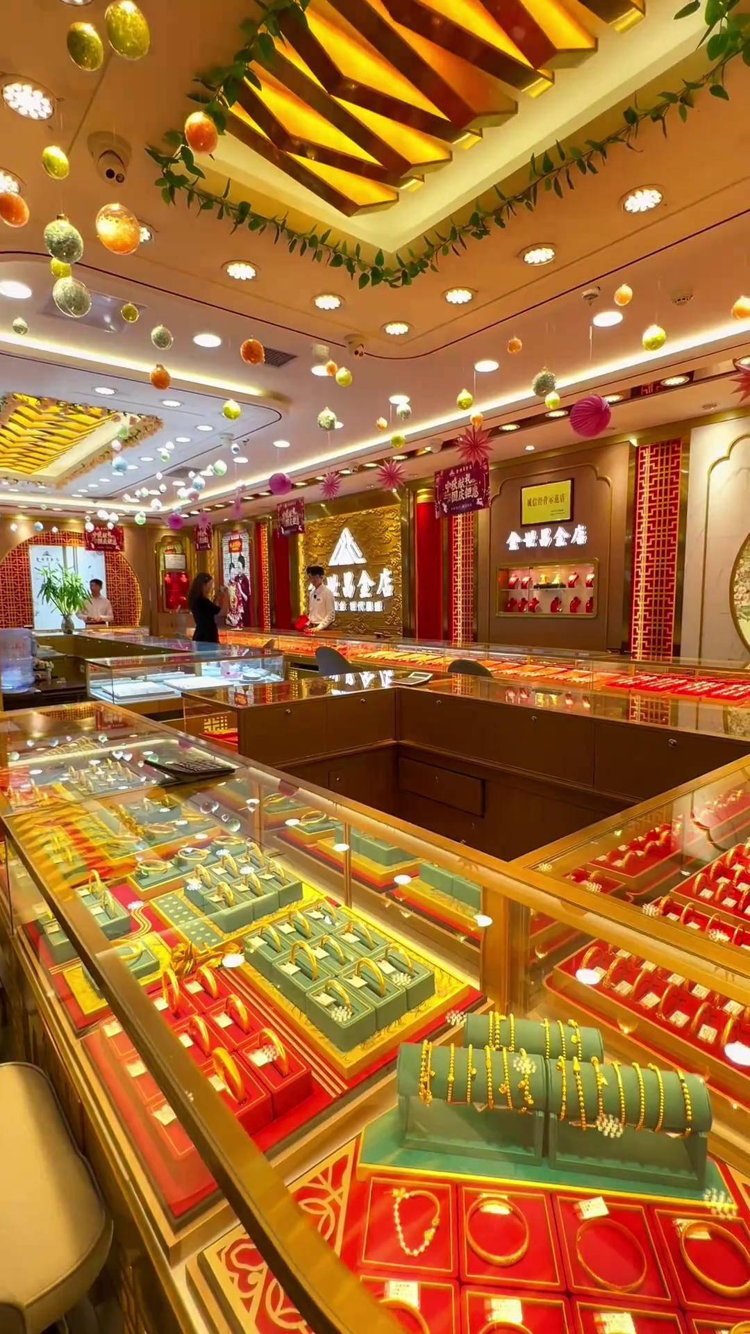 这不是很正常的事儿吗？怎么不说黄金是从五六百一下涨到这么高位的？国内的黄