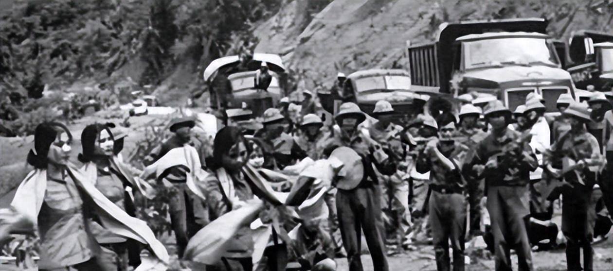 1979年200多名被俘战士归国，刚踏过边境，许世友一道军令，连指导员直接