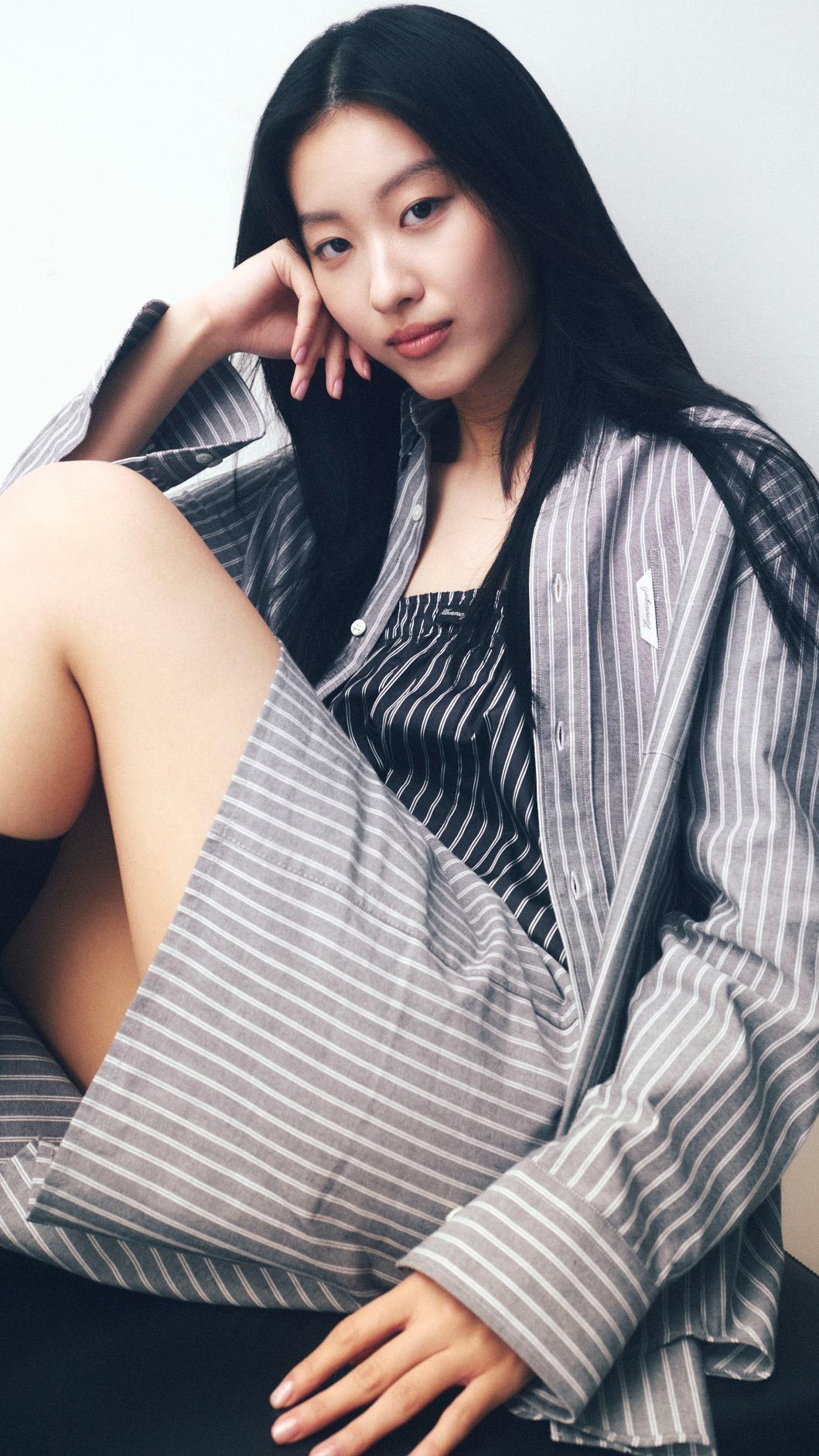 【陈奕迅女儿正式出道】陈奕迅女儿新歌发布据台湾TVBS，香港华纳音乐今天官宣，陈